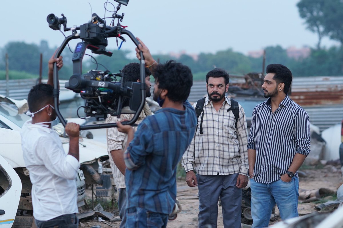 ZilaSangrur's tweet image. During Shoot ਜਿਲਾ ਸੰਗਰੂਰ Zila Sangrur 🎥🎬
@GippyGrewal @BABBALRAI9 @humblemotionpic #PrinceKanwalJitSingh 
 #ManeeshBhatt  @iaarushisharma @raghveerboli #SandeepBansal @PitaaraTv @raghveerboli @bhana_la @vinodaswal1313 #zilasangrur