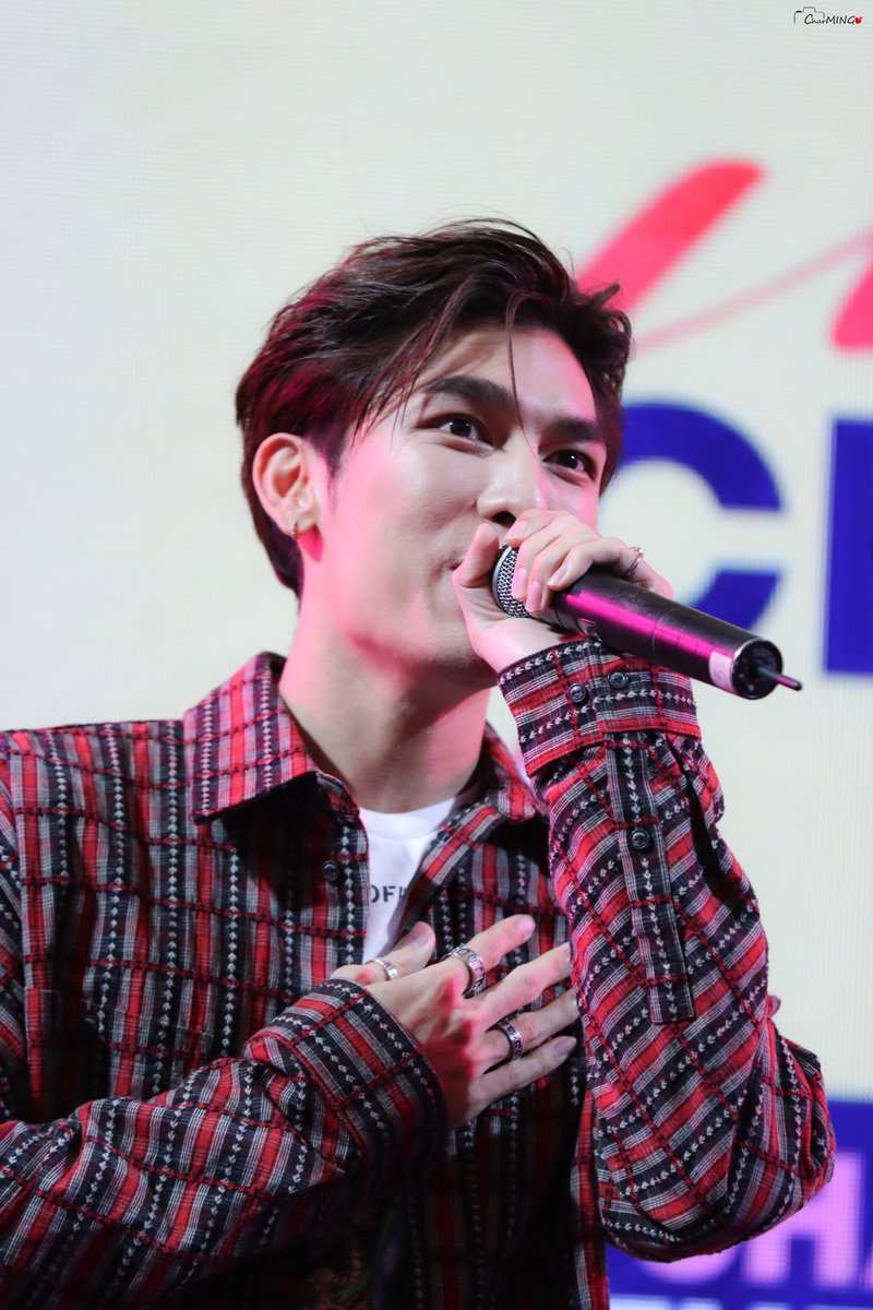 CharMING300K's tweet photo. งื้อออออ  สุดหล่อของหนู
#MewSuppasit​
#PraewXMewGulf https://t.co/5Oqfz9a6db
