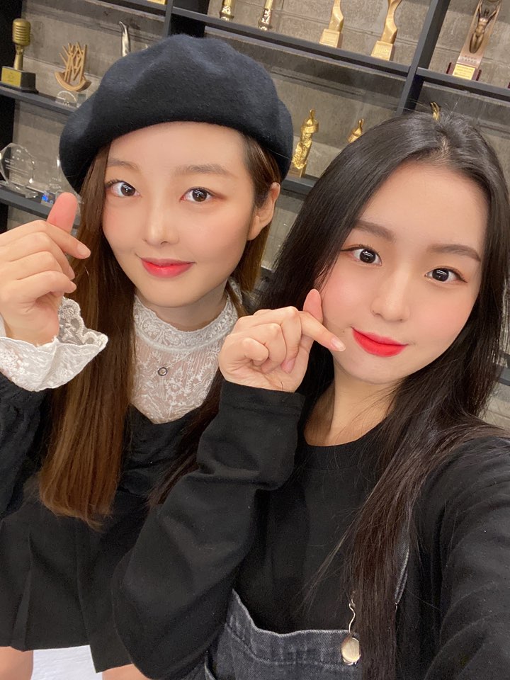official_ARIAZ's tweet photo. #아리아즈_주은
개굴개굴 효굴언니🐸 22번째 생일 엄청 축하해여💙💙💙 사랑해여 효굴언닝🌟🥰♥️ https://t.co/lrAuz7GomX