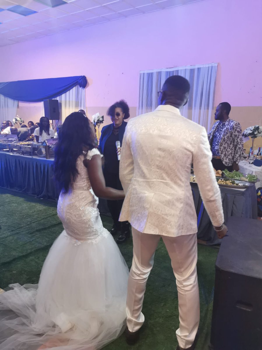 Hello mon Gang ! 
Comment se passe votre week-end ? 😘

La nuit dernière, l'amour était au rendez-vous 😍. Union de Jovin Pantchui et Anita Tchoupe , désormais le couple Pantchui 🔥.

#indivisible 
#WeddingWithIza 
#ImInLove