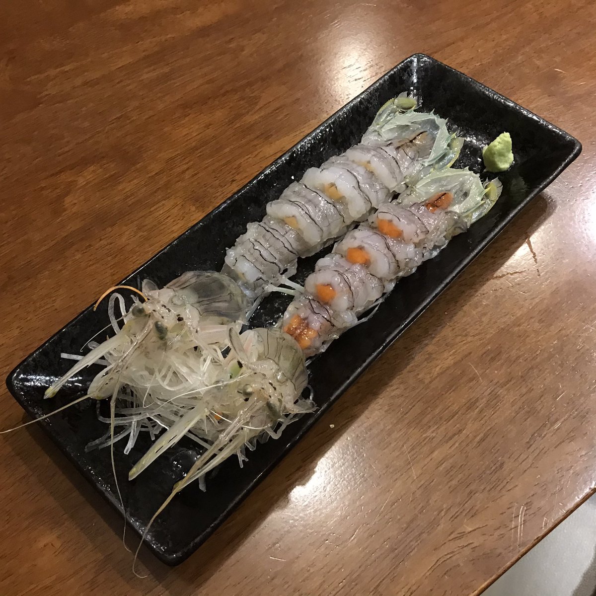 Miyachan Man バンコク シャコ刺身 寿司処しらちゃー 週末パタヤからの帰路シラチャー 近年はバンコク在住者にも人気の 寿司処しらちゃー さん ここでは まずコレ 名物 シャコ刺身 他 いつも近海の魚が新鮮で安い 頻繁に来る