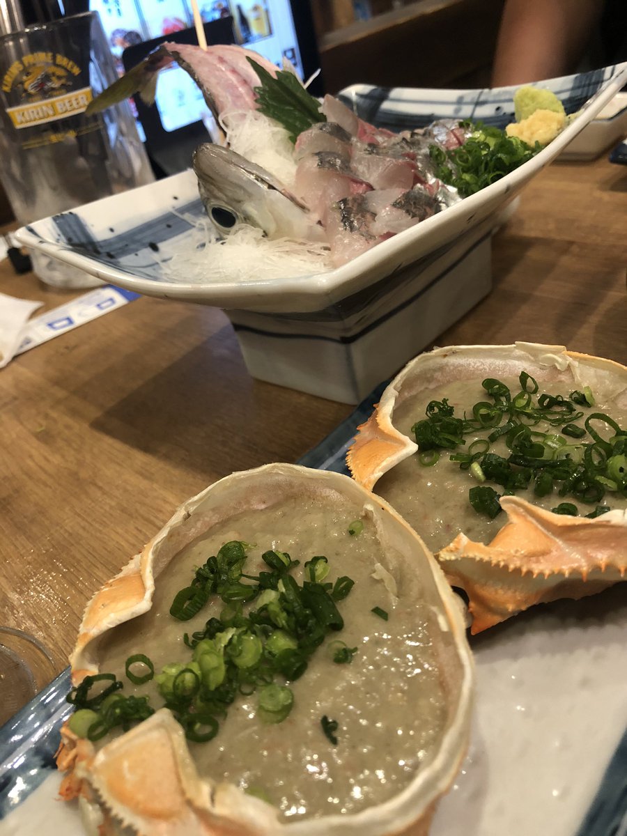 AkkoSGZ's tweet photo. 日本酒🍶とカニ味噌🦀味噌の相性最高✨✨✨
お店で聖飢魔IIの曲が流れてきた時、高校生の息子が『あっ、蝋人形の館』だって☝️よく知ってる〜😳😆 https://t.co/cK5kV4pEGN