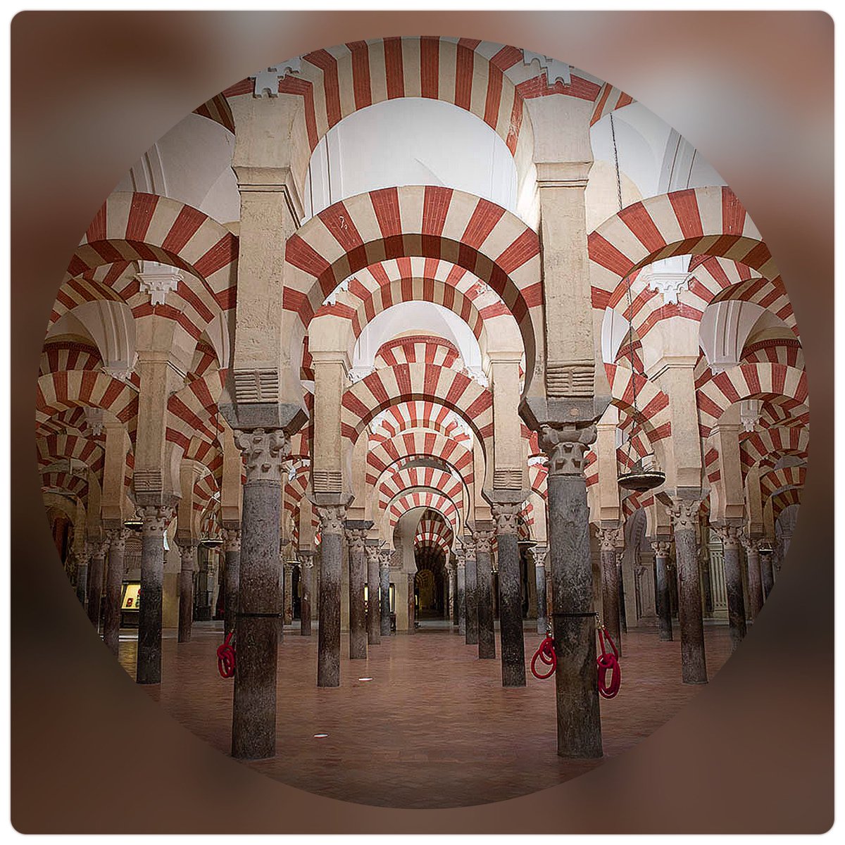 artencordoba's tweet photo. La #mezquitadecordoba tb está cerrada estos días... Mientras podemos verla online: https://t.co/lQ1T9Vfzxp Estamos deseando q vuelva a abrir nuestro #monumento + import #cordobaesp #mezquitacatedral #artencordoba #historia #arte #cultura #turismo #conganasdevolver #apoyoalturismo https://t.co/IMb6DgSsiF
