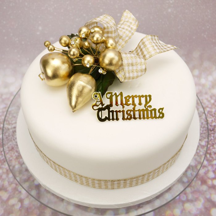barneysbakes's tweet photo. We’re baking @C4Gogglebox stars @DaveAndShirley a traditional Christmas cake with a shot of brandy in every bite. Fancy one? @leegogglebox #christmas #gogglebox #goggleboxchristmas #brandycake #christmascake #christmas2020 https://t.co/4UPXsgDj8o