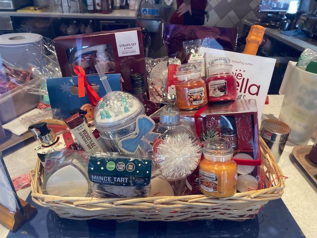 A quick mention from Lee Lewis the Store Manager of <a href="/CostaCoffee/">Costa Coffee</a> in Hyde  

They’re currently holding a Christmas Hamper Raffle in store in aid of Local charity <a href="/AngelsSandwich/">Sandwich Angels Food Parcels</a>

Tickets are 50p each or £1 strip  
The draw takes place on 23rd Dec  so please support them if you can