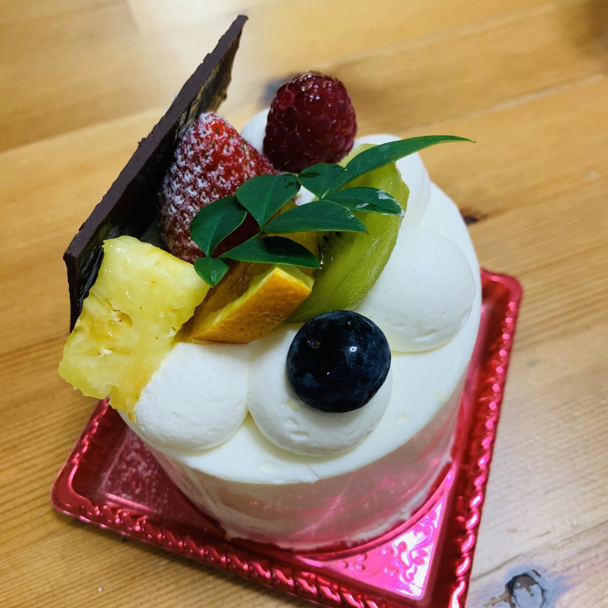 まりねぇ 17日が誕生日なので祝えよ という圧をかけて旦那にケーキを用意してもらいました お昼は焼き肉を食べに行きました スカイツリーに行きたいとずっと伝えていたのですがそれは叶いませんでしたが代わりに鬼滅の配信を見ました