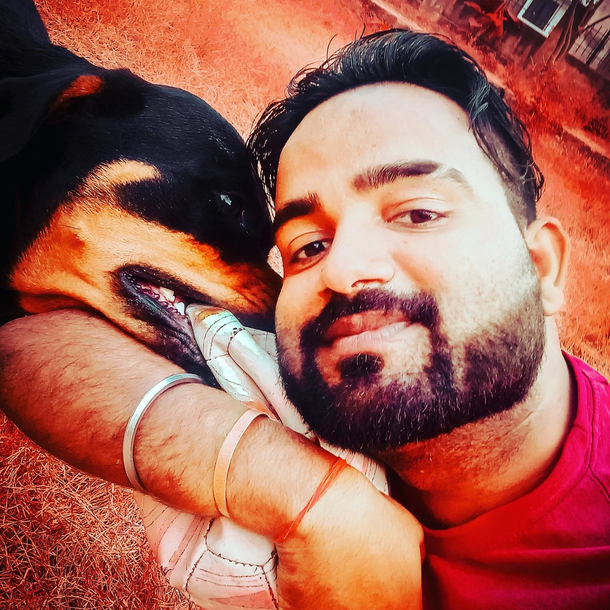 GauravSomil's tweet photo. भूखा रहा पर साथ नही छोड़ा,
कुत्ते जैसी वफ़ा इंसानों में क्यों नही होती.
मिस्टर गौरी (रावण) https://t.co/gTVurMFm6O