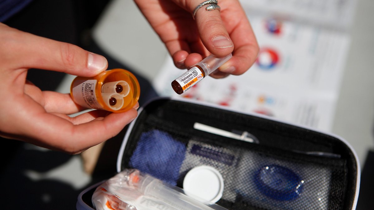 CP24's tweet photo. Opioid deaths across Canada rise up to 40 per cent due to pandemic
https://t.co/2dyWvPNOgB https://t.co/ggWlxN30yf