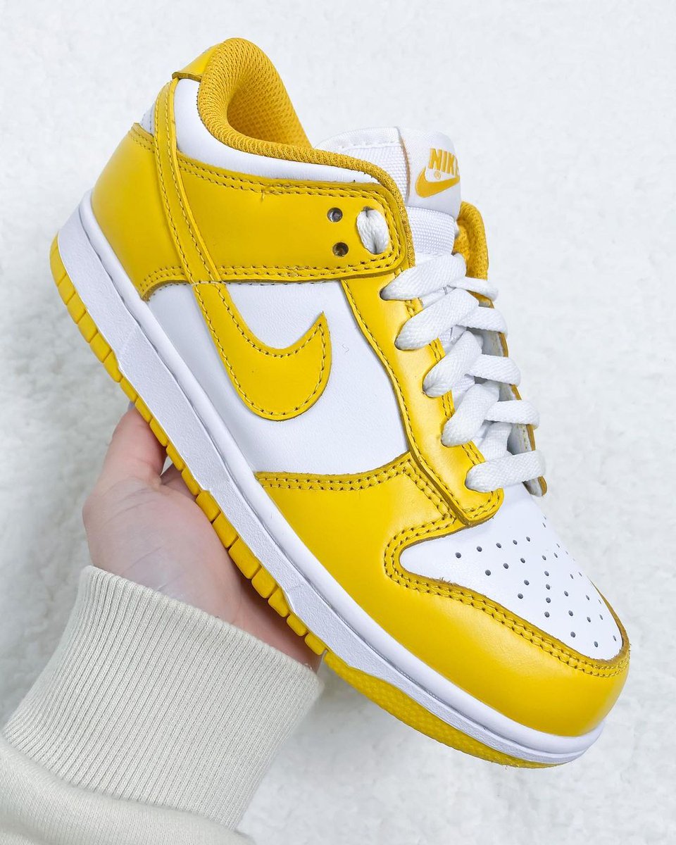 fullress's tweet photo. 2021年発売予定！

ナイキ ウィメンズ ダンク ロー 7カラー (NIKE WMNS DUNK LOW)
https://t.co/9hHMf0GAat

＊"Laser Orange/White"の最新ルック
https://t.co/CEBSjAve3C https://t.co/SPbBD7By5O