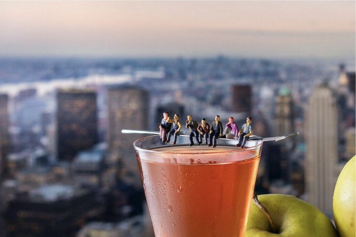 firstaidboxHH's tweet photo. fairytale in #NewYork @firstaidboxHH https://t.co/a5bRjUs7aV order now! @BalconesWhisky #picon @williamfoxuk #saltedcaramel @BarChick @cntraveller @NewYorker @NewYorktimes_ON @timemagazine @TIME @poguesofficial @FriendsTV #homedelivery https://t.co/9It4Ck8MQ2