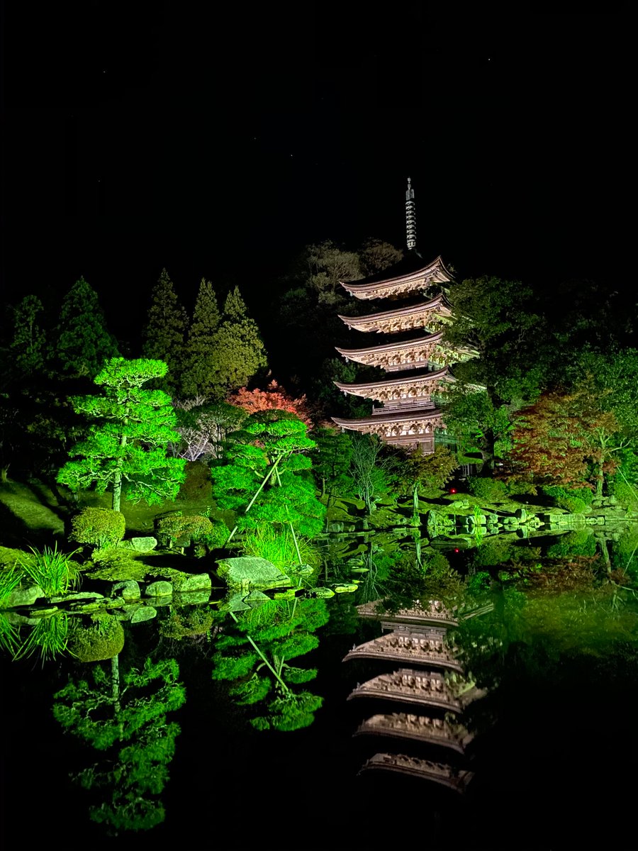 夏目 Ingress على تويتر 山口市の瑠璃光寺のライトアップ写真 Iphoneさんがいい感じにしてくれてた 真っ暗だったけどたくさんの方が観にこられてました 今度は昼来よう 瑠璃光寺