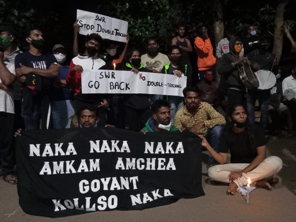 savemollemgoa's tweet photo. The projects are merely to facilitate vehicles of corporates to convert Goa into a coal transportation hub. What benefit is lungs full of coal dust to Goa?
#IndiaWithGoa #SaveMollem #DropFIRsAgainstGoans @moefcc @PMOIndia  @PrakashJavdekar @goacm @DrPramodPSawant @BabuAjgaonkar https://t.co/41yeroQPaP