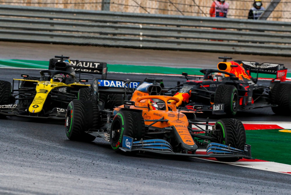 🇹🇷Qué carrera! Primeras vueltas súper complicadas, pero he conseguido salir bien y ponerme P9. Desde ahí hemos ido adelantando a otros coches hasta llegar a P5. Una de mis carreras más difíciles. Gran remontada! Felicidades a LH por su séptimo título!
👉https://t.co/rdWgctNfdU https://t.co/4NKdF83N58