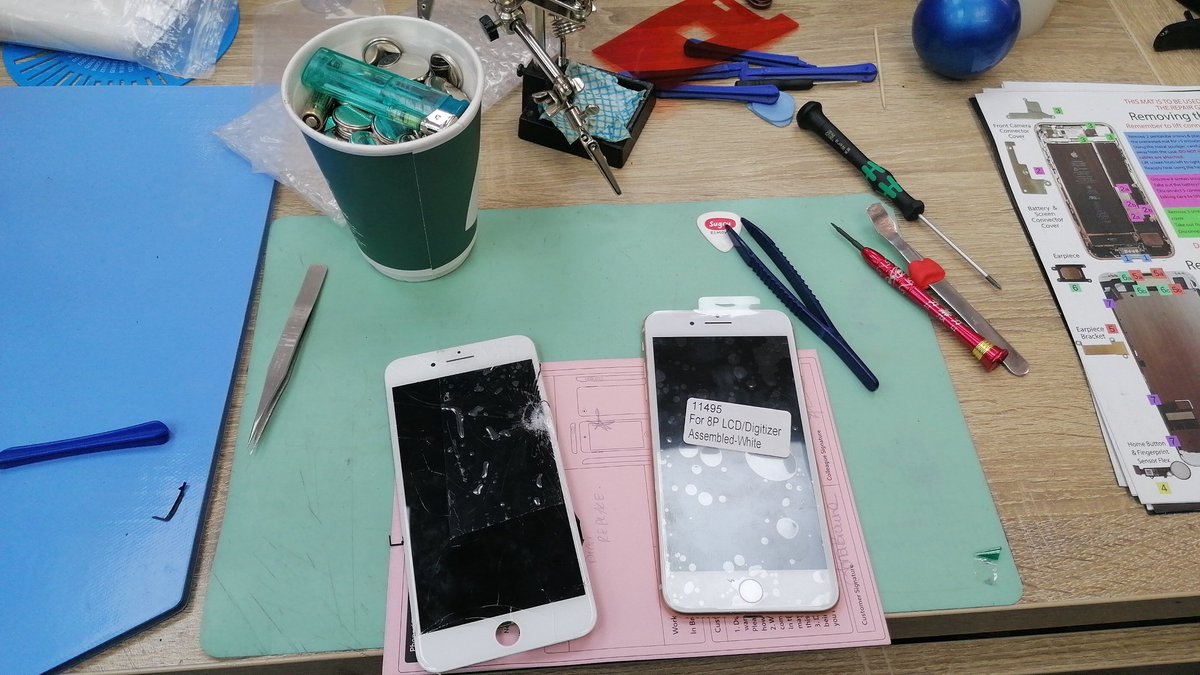 timpsonGRUFF's tweet photo. Sorted this little disaster today at the new low price of Β£85. And (this one...) done in the hour! #nointeruptions #timpsons #iphone8plus https://t.co/3kFgGgdiyS