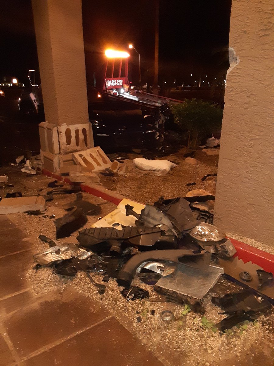 1WithTheFlow2's tweet photo. Remains of a fatal car accident in Scottsdale last night https://t.co/YIvuf90FJH