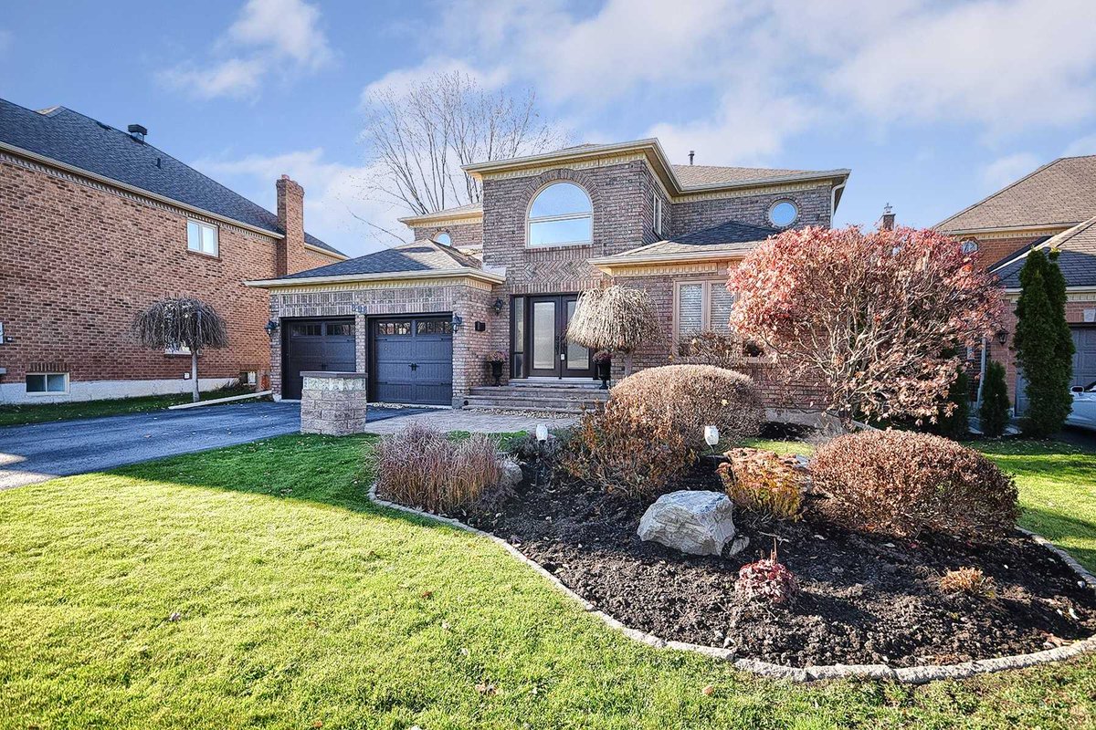 roncommodore's tweet photo. New Listing! $1,778,880.00, 6BR, 4BA, 896 Lockwood Circ, Newmarket, ON L3X 1L8, Full Details https://t.co/5Ow046WaM4 https://t.co/z5hfZ6lAVu