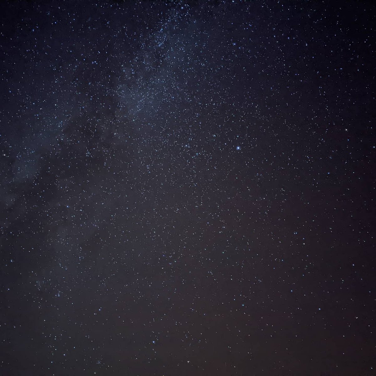 TheDrag0n_King's tweet photo. The darkest sky in NY state
#pixelnightsight #googlepixel #nightsight #GooglePhotos #Astrophotography https://t.co/TSGAzXvaOV