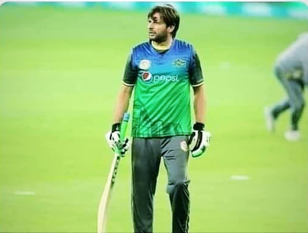 I_Am_Nayeer's tweet photo. #Only_Reasion_To_Sport_M_S
#Lala
#PSL_5
#Multansultans https://t.co/mdqfLRvRX5