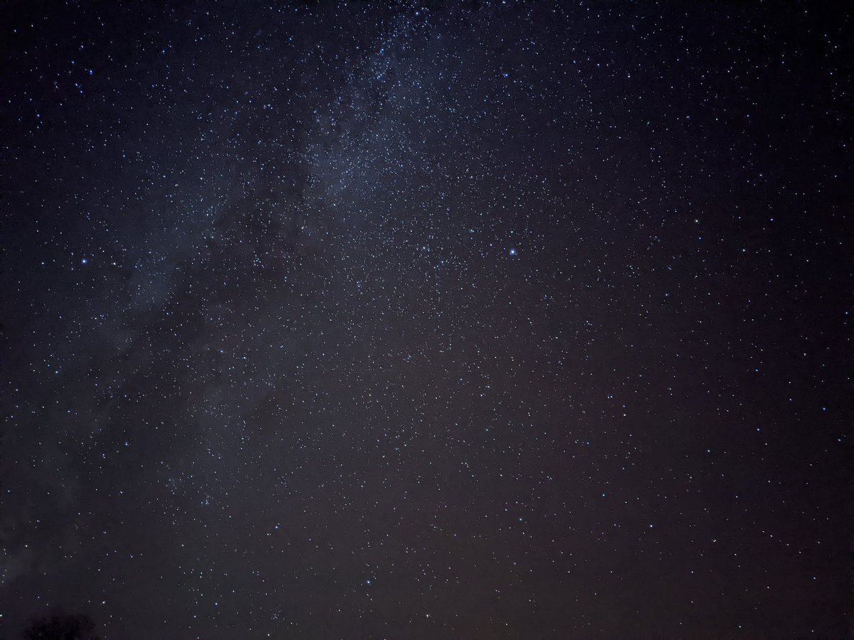 TheDrag0n_King's tweet photo. The darkest sky in NY state Batch 3
#pixelnightsight #googlepixel #nightsight #GooglePhotos #Astrophotography https://t.co/nSOxcHx2lT