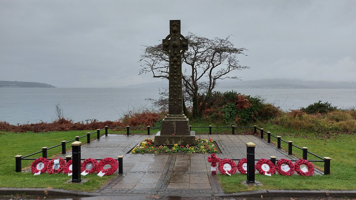 jcmcmurtrie's tweet photo. Today, #Craigrownie remembered
Robert Tytler, a member of Cove Golf Course and keen motorist. He served with the #RAFVR in #CoastalCommand as cox'n in the Rescue Boats. He died on 21/2/43, aged 32. He's the last name on the memorial, but we'll learn of 3 more local casualties. https://t.co/oXarz4YtIf