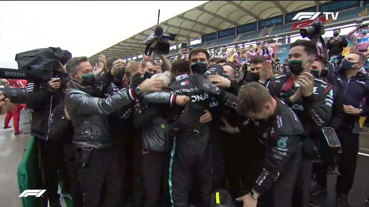 TelemetricoF1's tweet photo. Postales de un 7⃣ veces campeón...
#lewishamilton #worldchampion
#F1 #telemetricof1 #f1ap
#TurkishGP https://t.co/BhvJeikujy