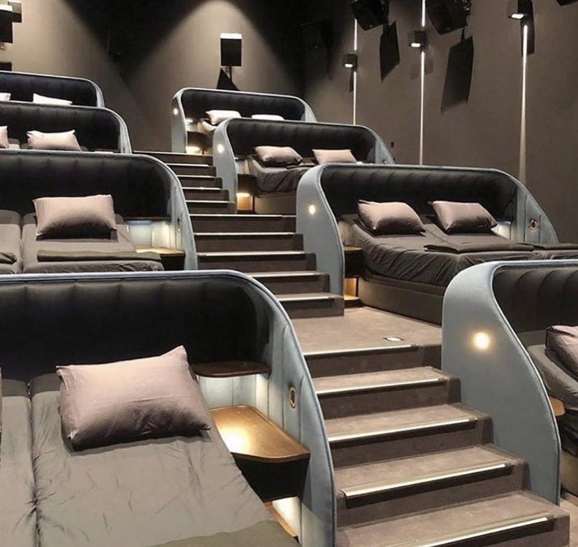 ScribeFlash's tweet photo. Le cinéma parfait https://t.co/g2dUn9nrIU
