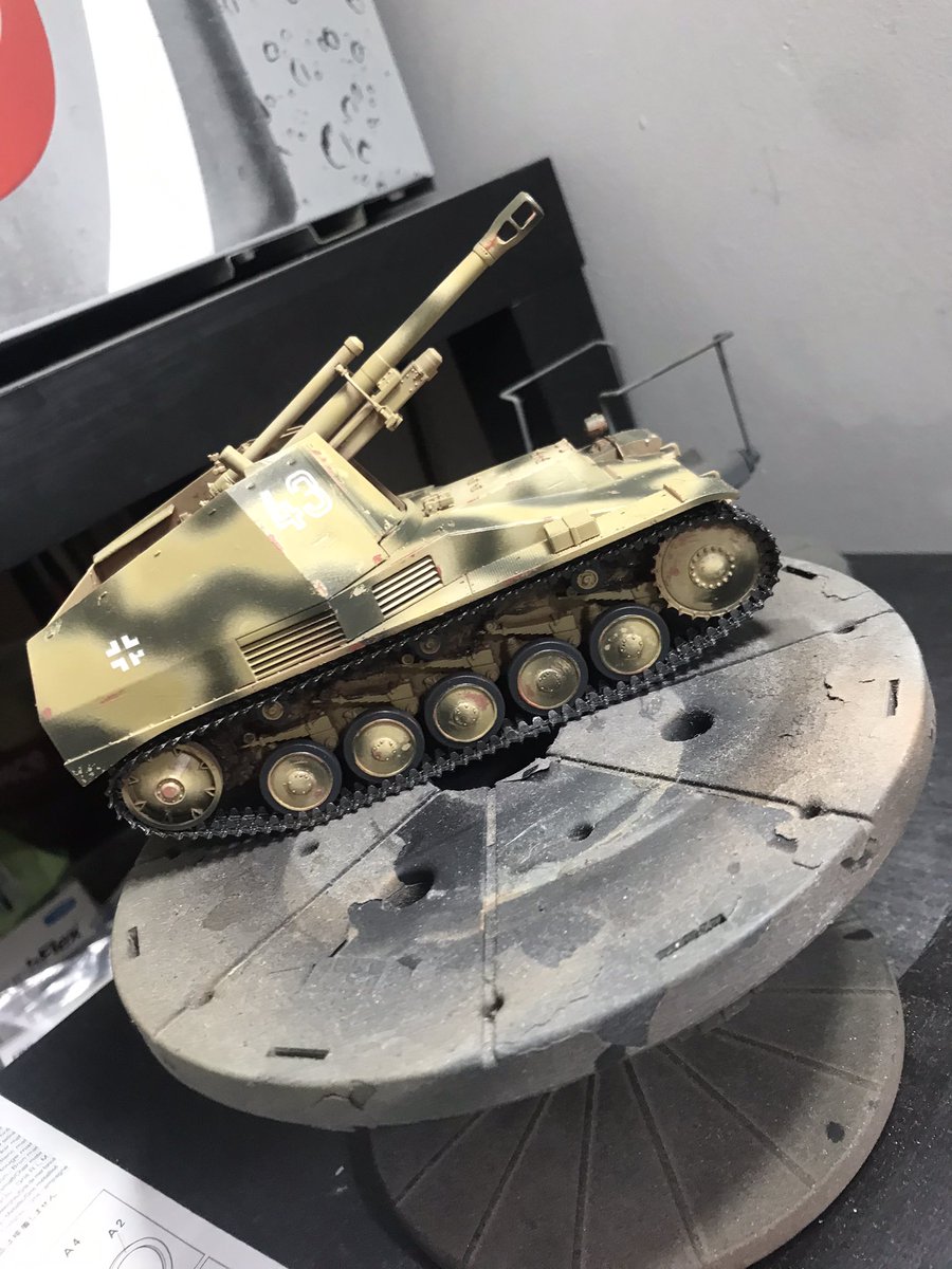 The tracks are on ,next the tools and pick out small detail inside 