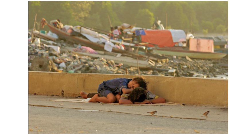 Mereka ini tidak menjaga kebersihan dan kesihatan. Kemungkinan boleh membawa penyakit berjangkit kepada penduduk setempat.