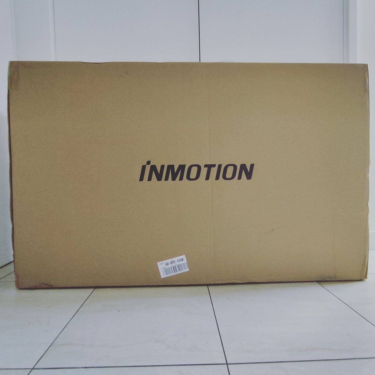 saladeltech's tweet photo. Finalmente è qui! Non perdete il video di unboxing 🤠
(Spoiler: versione con upgrade batteria LG 😜).

@inmotionglobal
#inmotion #inmotionl9 #monopattinoelettrico #monopattino #electricscooter #unboxing #mrfarwest #youtube #youtuber #youtubeitalia https://t.co/aU50VpSjrI