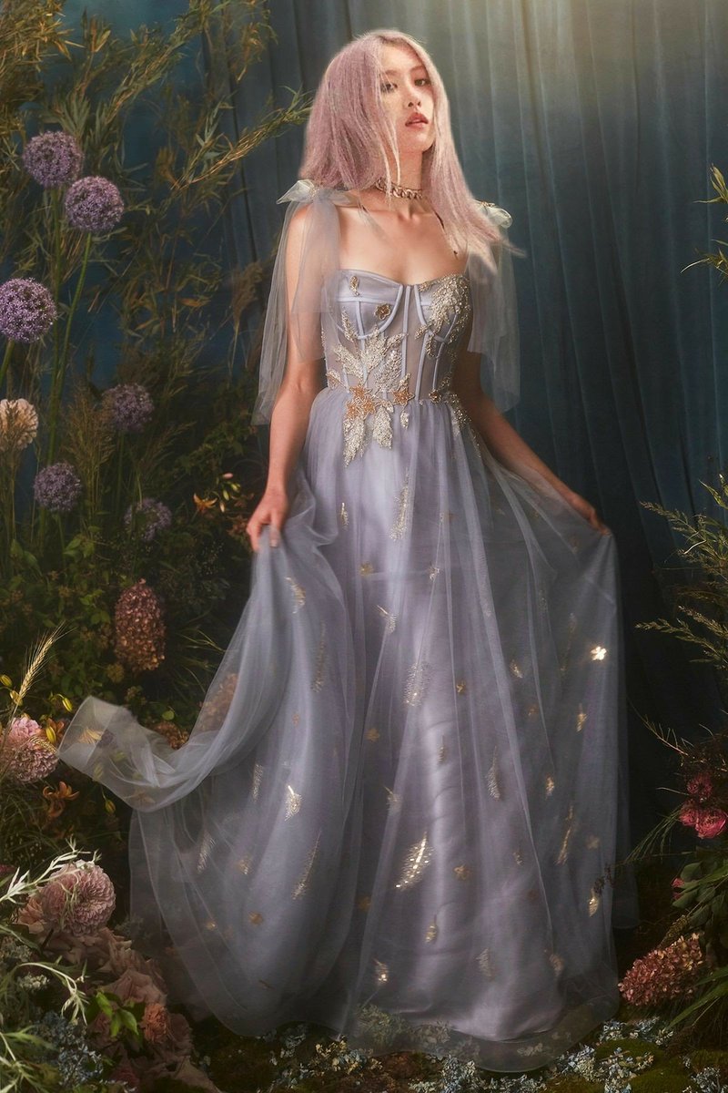 rosiebunnies's tweet photo. Take me back to the night we met. Expecto Patronum!
#SCRStragesRegalia
#StragesRegalia2020
#SRLightsofFarewell https://t.co/ufshzboaeV