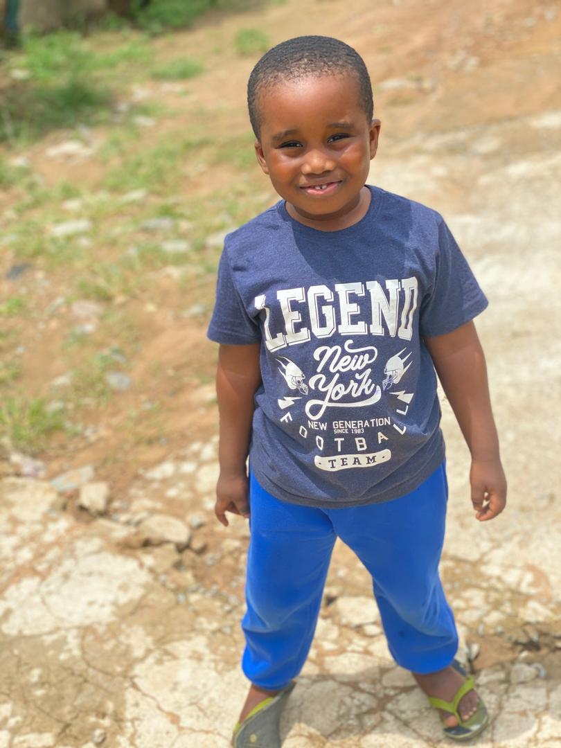 fixondennis's tweet photo. Hi guys, little Jayme Anaba (4 years) is missing. He was last seen this morning around spintex.

Please call 0552643383 or 0267728847 if you see him. You send him to the nearest police station also🙏😭. 
Kindly Retweet massively please. https://t.co/kMsKAsdFWF
