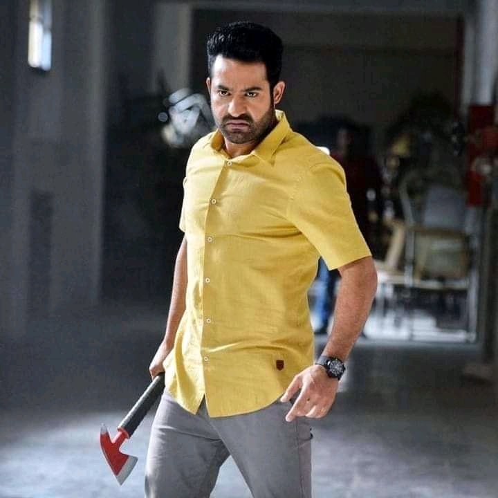 Bhargav_Ram9999's tweet photo. Versatile actor still not yet born @tarak9999 anna lots of love💗...

Jai NTR 

#KomaramBheemNTR ✌️ ||#2DecadesOfNTREra https://t.co/7IxsDzJMS0