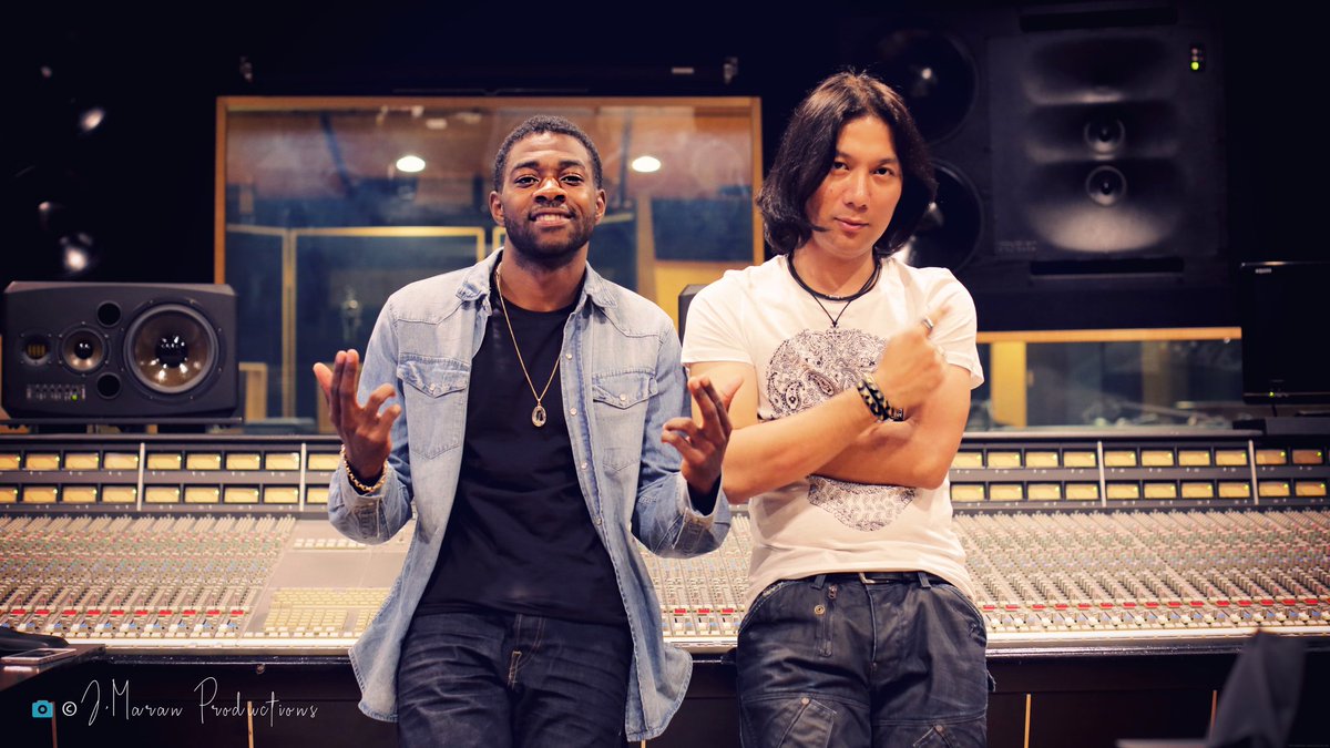 JawMaran's tweet photo. 📸🎧 Studio session with SAMMIE ....Good Vibe....Good Mood🎙🎛🔌💯🥝

#Sammie #StudioLife🎧 #JawMaran #OnProducing #ToTheTop  #TB https://t.co/ZwnBQlmidf