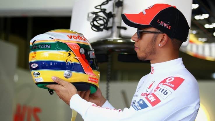 CoronelTadeu's tweet photo. A memorable podium for a truly incredible race!
🍾🍾🍾🍾🍾🍾🍾
Congrats @LewisHamilton
7 incredible titles.
#TurkishGP 🇹🇷 #F1 #LHamilton https://t.co/AGE74v2ZHC