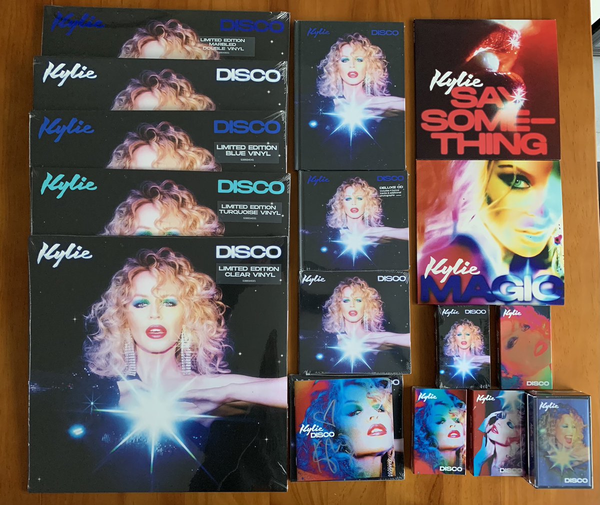 spsmith136's tweet photo. @kylieminogue #Disco #collection #doublevinyl #vinyl #black #blue #clear #turquoise #deluxeCD #standardCD #cassette #deluxecassette #SaySomething #Magic #7inch #signedCD just waiting for the #signedvinyl and #signedprints #KylieDisco #KM15 😊✨🎶💃🏼🕺🏼✨ xx https://t.co/ecWwNtJitv