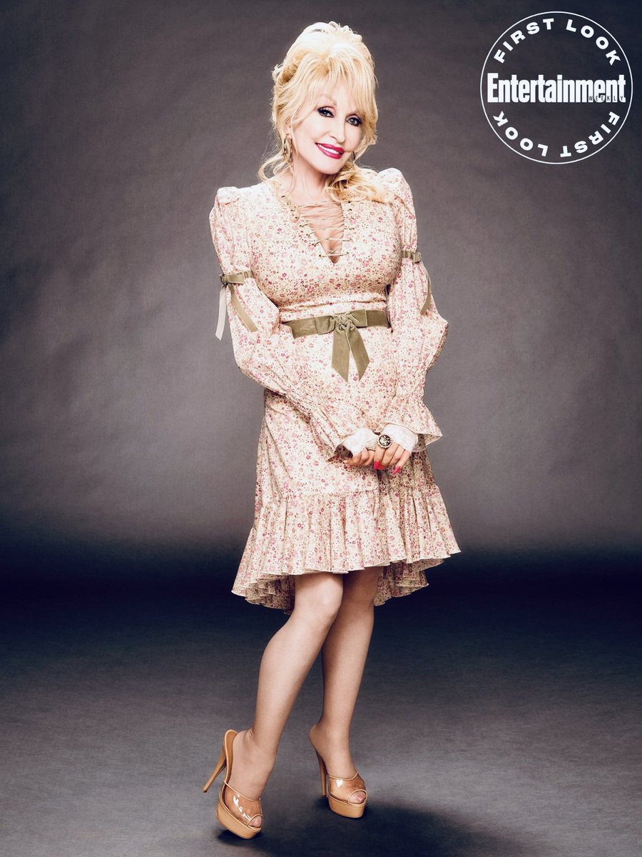 Dolly Parton as Christmas tree baubles.A thread.