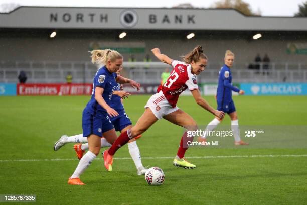 Half time at the  #LondonDerby - plenty of action but no goals in  @ArsenalWFC v  @ChelseaFCW  Fingers crossed for some more excitement ahead  Captured by  @catherineivill &  @_harrietlander   #WomensFootballWeekend