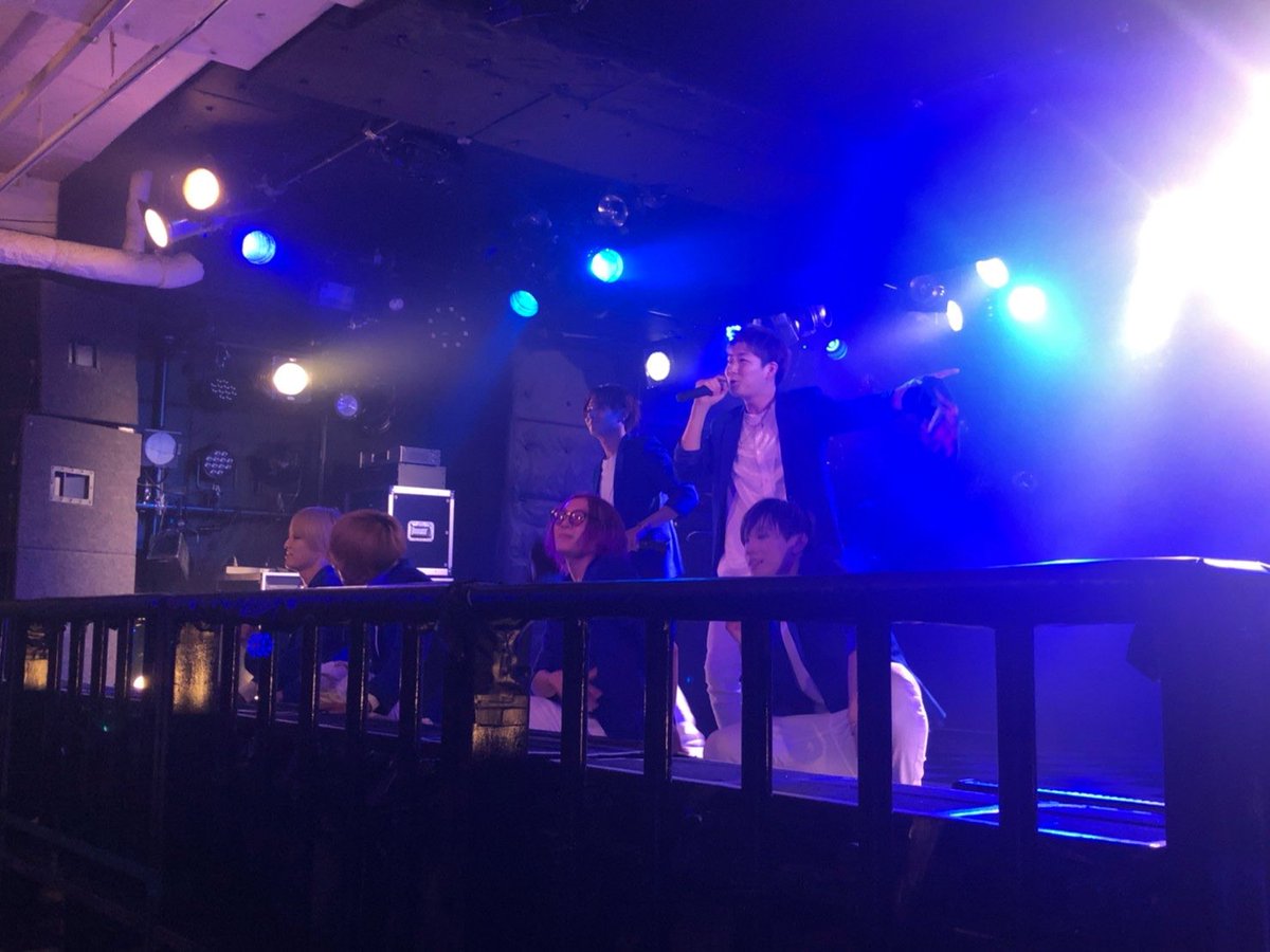 AKAGAMI_KOTA's tweet photo. #LIVESHOWER お越しくださった皆さんありがとうございました!🙌
めっちゃたくさんの人に来てもらえてほんまに幸せで��😭✨
これからも皆さんと一緒に1歩1歩進んでいきたいと思います🔥🔥
出逢いに感謝!🙌
#SOJ
#SKYOFJAPAN
#ELVA さん https://t.co/miSz8YidOC