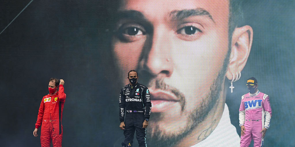 #F1 #VivaMexico El festejo de @SChecoPerez por su segundo lugar en el #TurkishGP de este domingo. https://t.co/n1sqhacts4