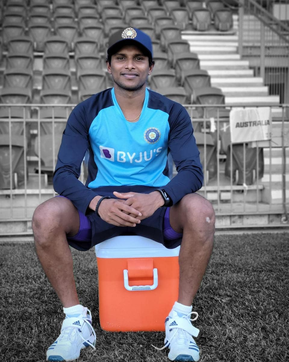SunRisers's tweet photo. How good does @Natarajan_91 look in #TeamIndia's blue? 😍🧡

#OrangeArmy #KeepRising https://t.co/E3DsoEyVnb