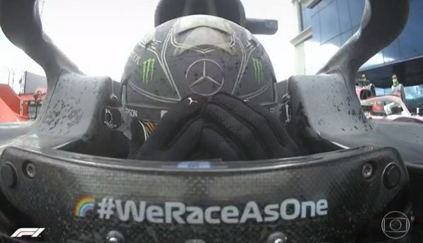 raphaeltrombone's tweet image. Esse momento foi histórico! Muito obrigado, @LewisHamilton ! Você é demais! #formula1 #formula1turkey #Formula1NaGlobo #F1noSportTV
