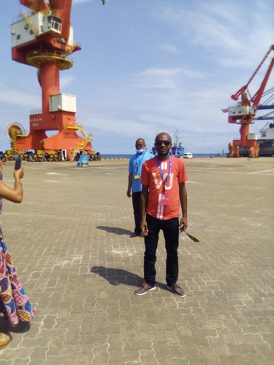 eric_achille's tweet photo. Le port en eau profonde de Kribi, je suis venu, j'ai vu, j'ai apprécié. Nous avançons malgré les difficultés https://t.co/gtnXXbLTPx
