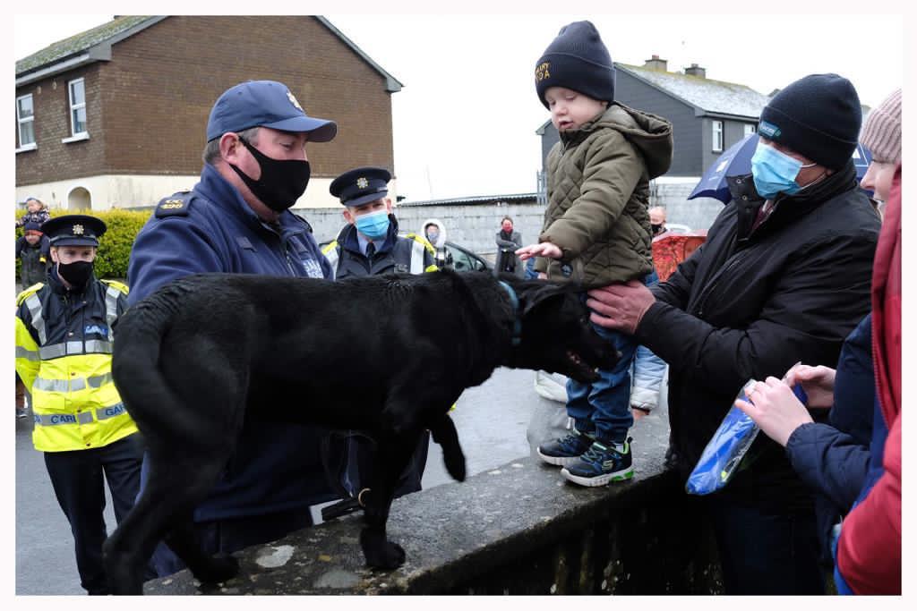 gardainfo's tweet photo. 3 year old Mikey Doran at his induction into @LilBlueHeroes

Garda Brennan and Sgt McCormack presented Mikey with his new uniform and welcomed him as the newest honorary member of An Garda Siochana in the Tipperary Division.

#CommunityPolicing https://t.co/qepAlfmY27
