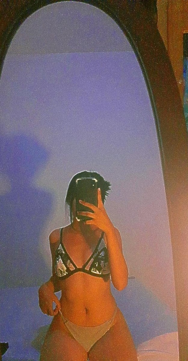 Sensitive_ass tweet picture