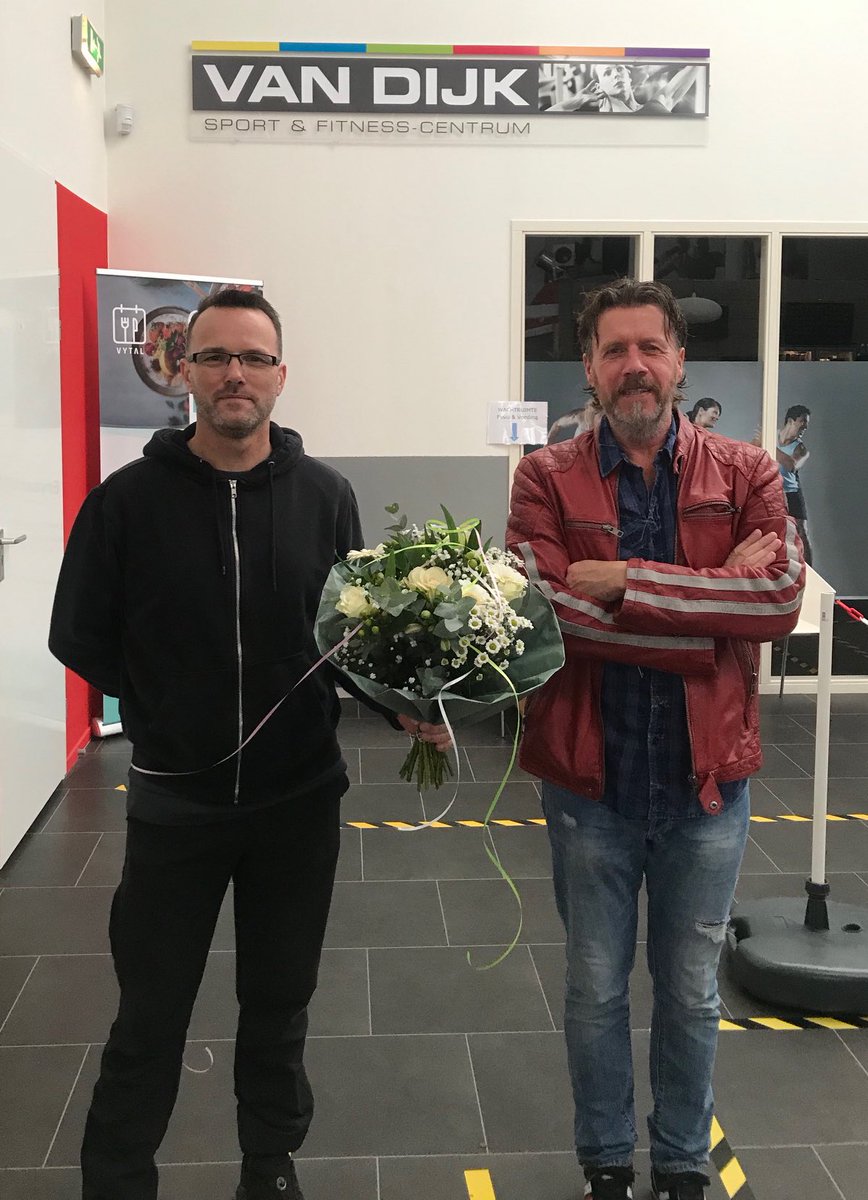 Contract getekend met Sportschool Van Dijk! Lees hier hele artikel: doskampen.nl/1/130/tekenen-…