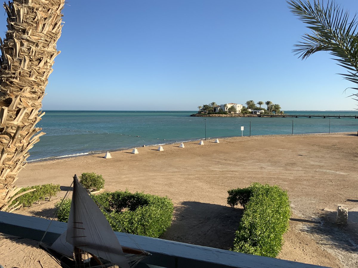 4099's tweet photo. Perfect weather in Egypt. Help them without business 😢 https://t.co/RJ4ollNYik