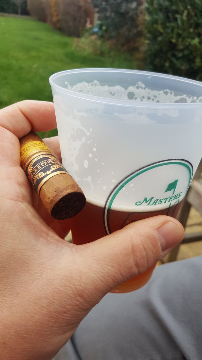 Hump322's tweet photo. Getting in the #masters zone early.... #beer #cigar #golf #perfik https://t.co/Gp6Q9ATmi0