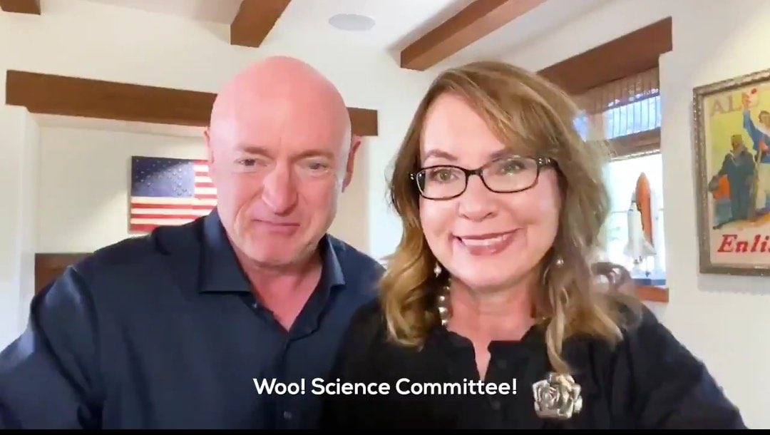 ratemyskyperoom's tweet photo. Beams. Art. Flag. Hope. Future. 10/10 @CaptMarkKelly @GabbyGiffords https://t.co/fdxBG2mX9j