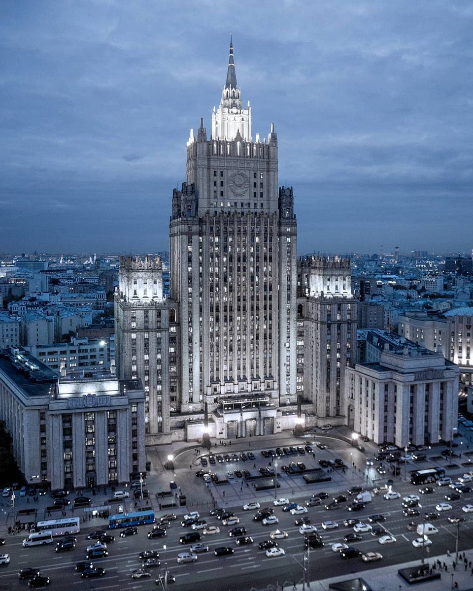 Что за здание в москве на