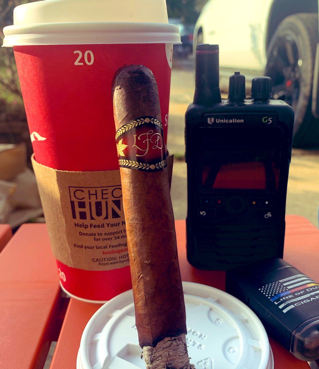 Dgoodwin728's tweet photo. Morning monitoring ! Listening to NJSP Troop D on the GSP this morning. Enjoying an LFD cigar and a Wawa cawfeeee! Unication G5 uhf/700-800mhz #unication
#monitoringtimes #scannermaster #scannerworld #scannerhobbiest https://t.co/lSI8iqkUzX